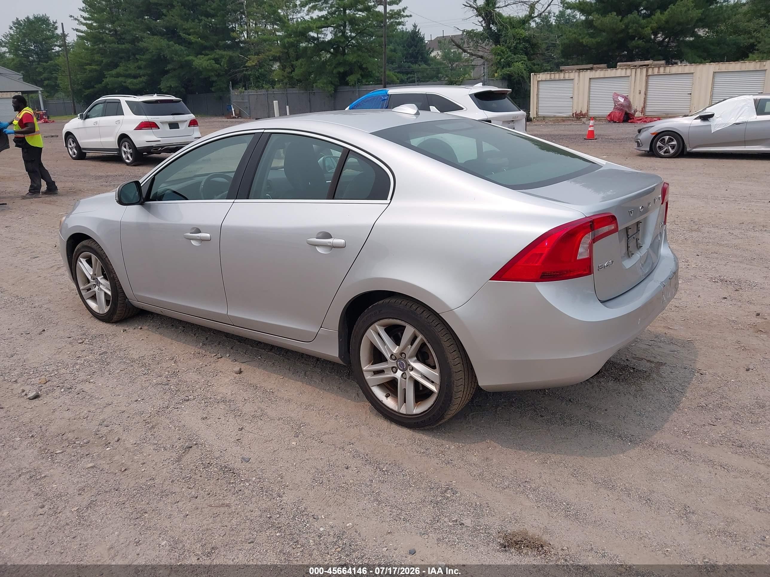 2015 Volvo S60 T5 Premier Silver vin: YV126MFB4F1305070