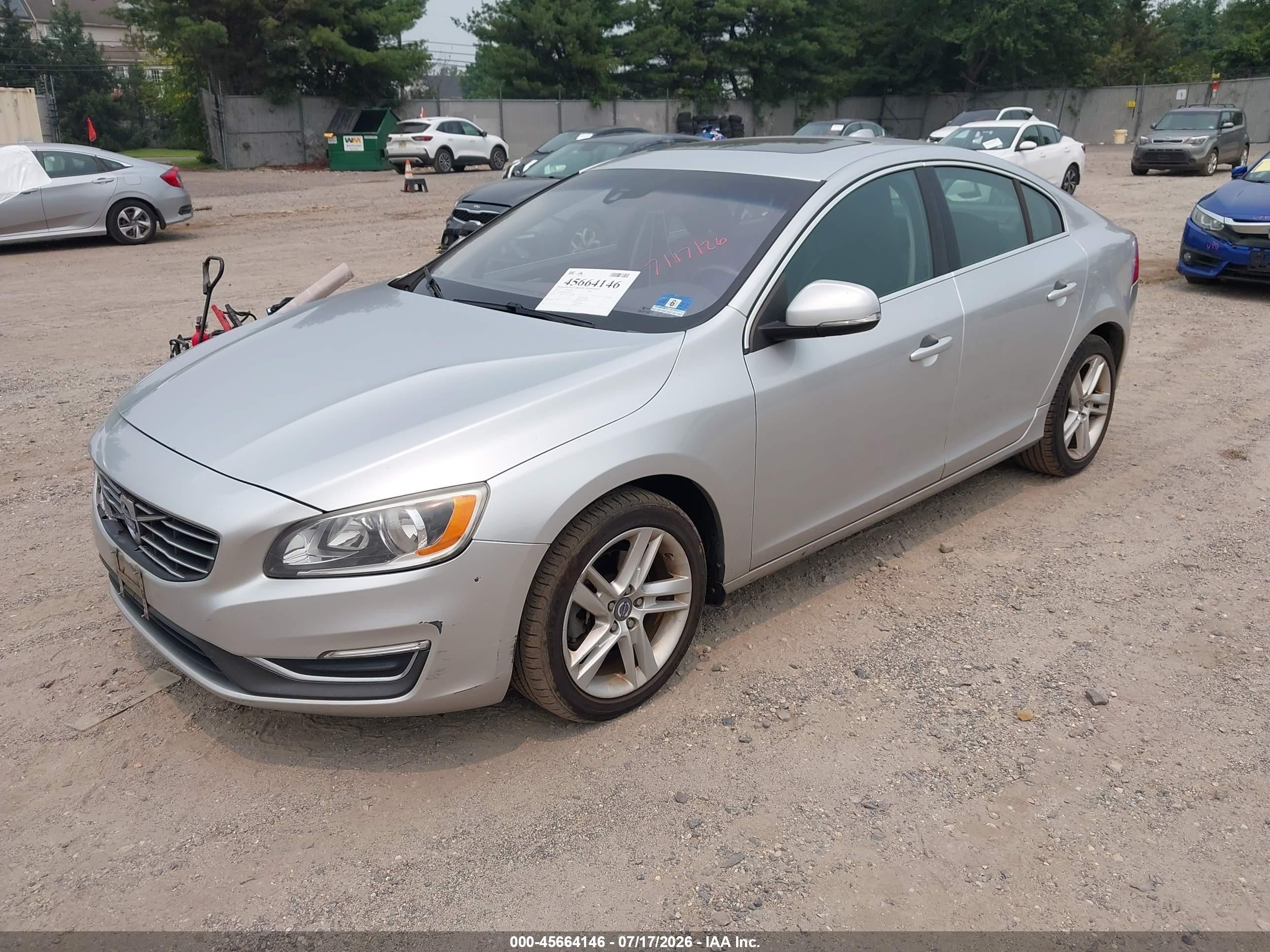2015 Volvo S60 T5 Premier Silver vin: YV126MFB4F1305070