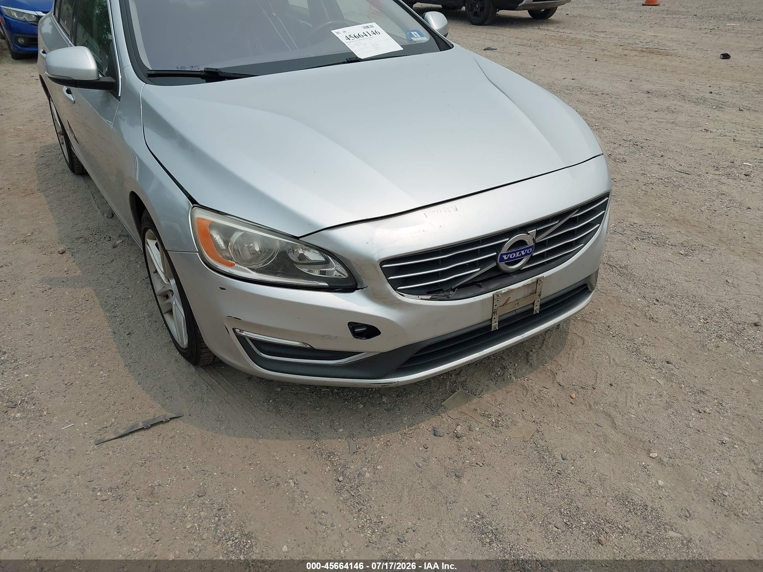 2015 Volvo S60 T5 Premier Silver vin: YV126MFB4F1305070