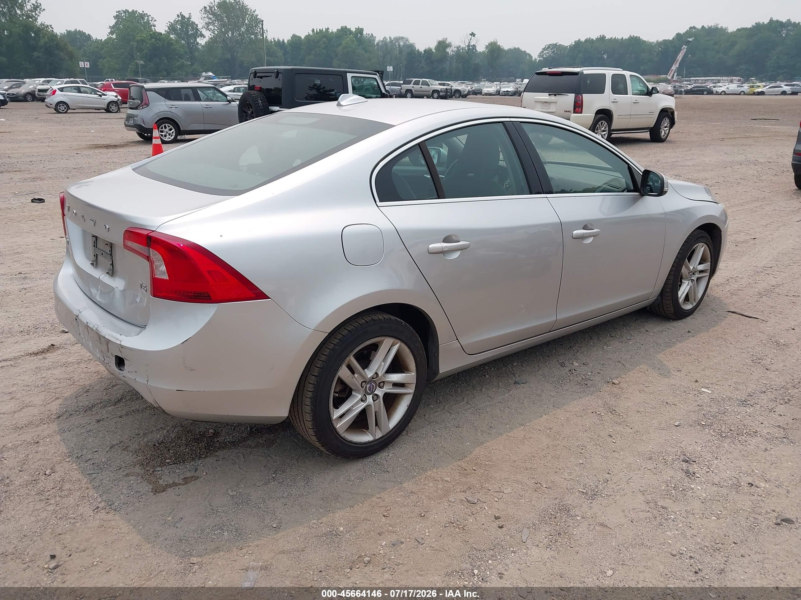 2015 Volvo S60 T5 Premier Silver vin: YV126MFB4F1305070