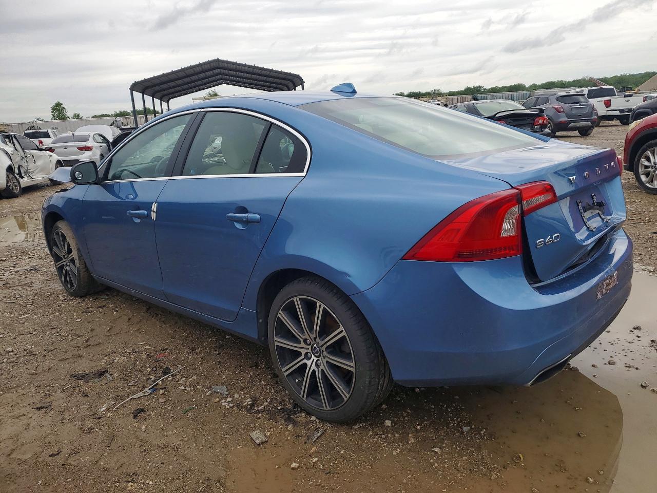 2015 Volvo S60 Premier Blue vin: YV126MFB5F1299831