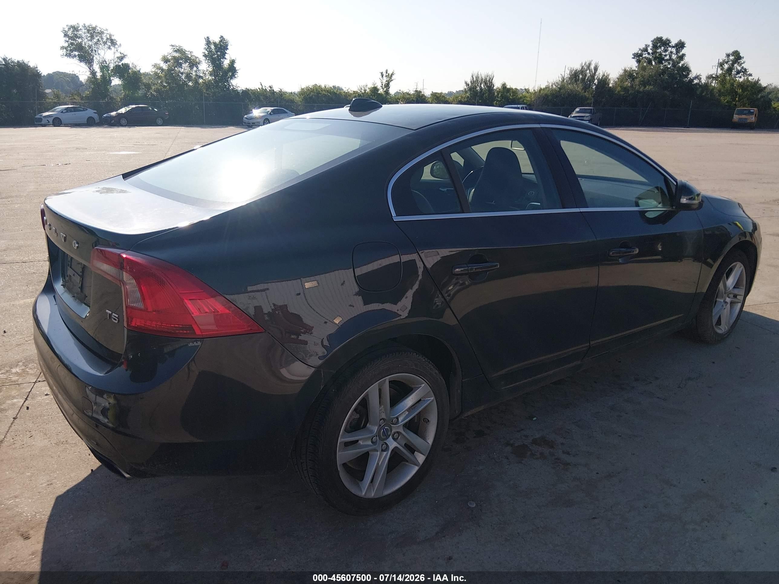 2015 Volvo S60 T5 Premier Beige vin: YV126MFB9F1315478