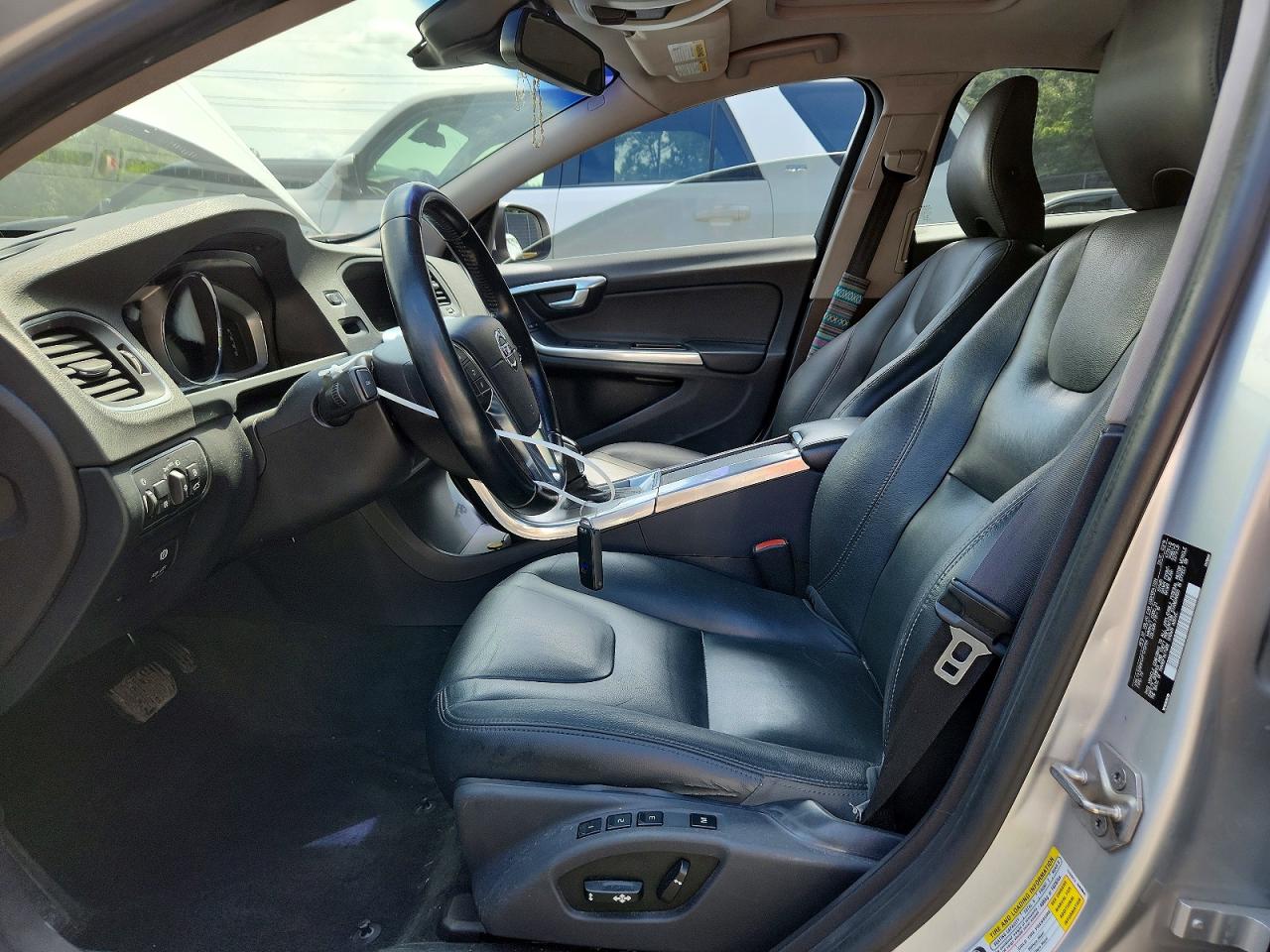 2015 Volvo S60 Premier+ Silver vin: YV126MFCXF1313764