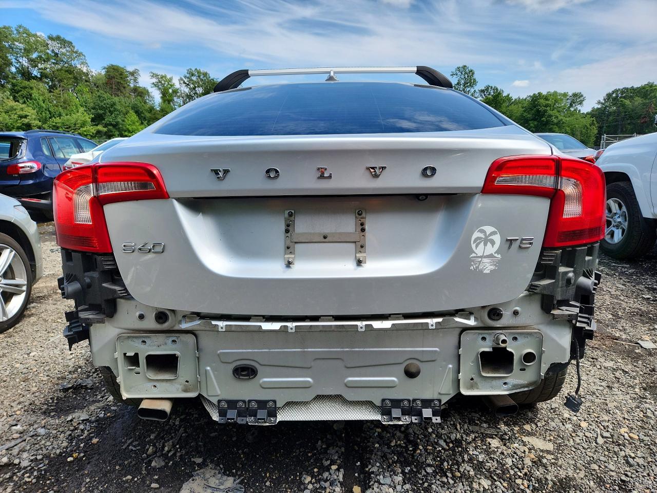 2015 Volvo S60 Premier+ Silver vin: YV126MFCXF1313764