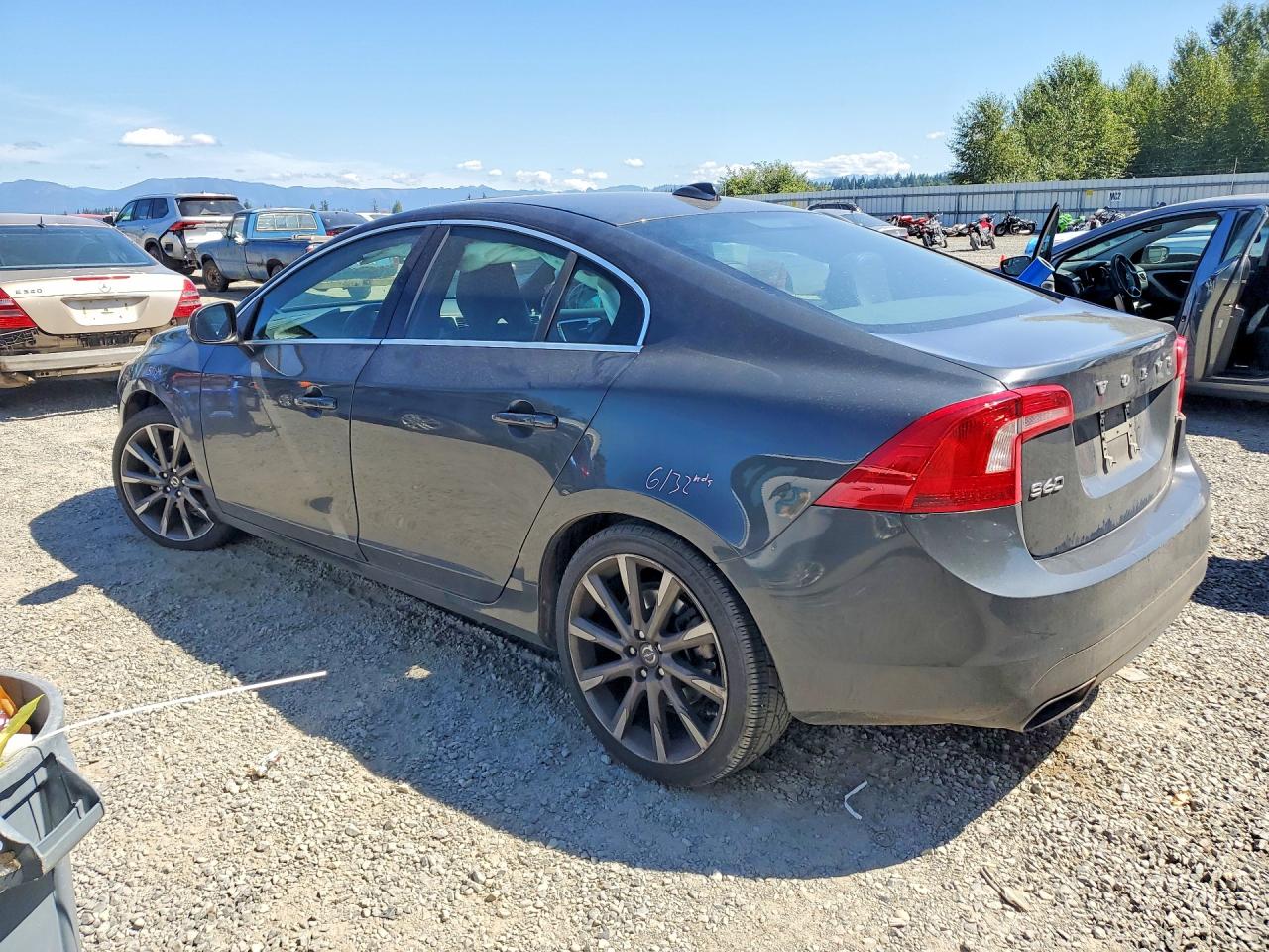 2015 Volvo S60 Premier Black vin: YV126MFK0F2334656