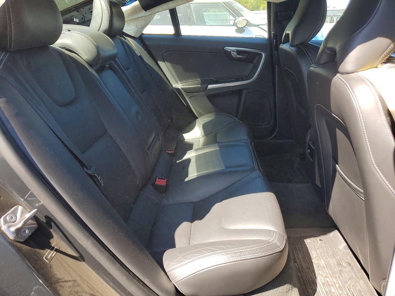 2015 Volvo S60 Premier Black vin: YV126MFK0F2334656