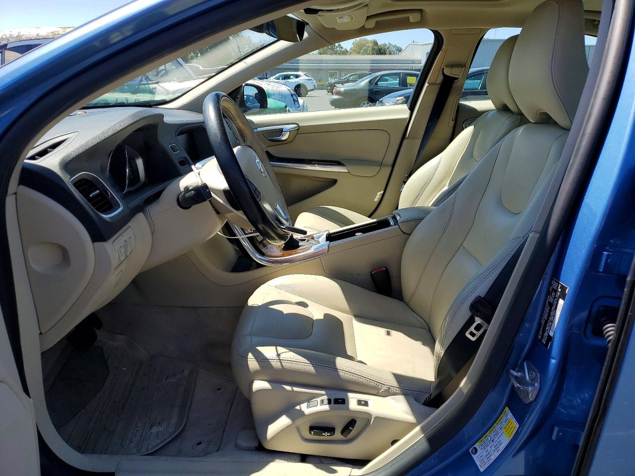 2015 Volvo S60 Premier Blue vin: YV126MFK2F1348581