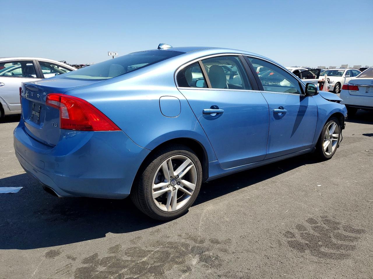2015 Volvo S60 Premier Blue vin: YV126MFK2F1348581