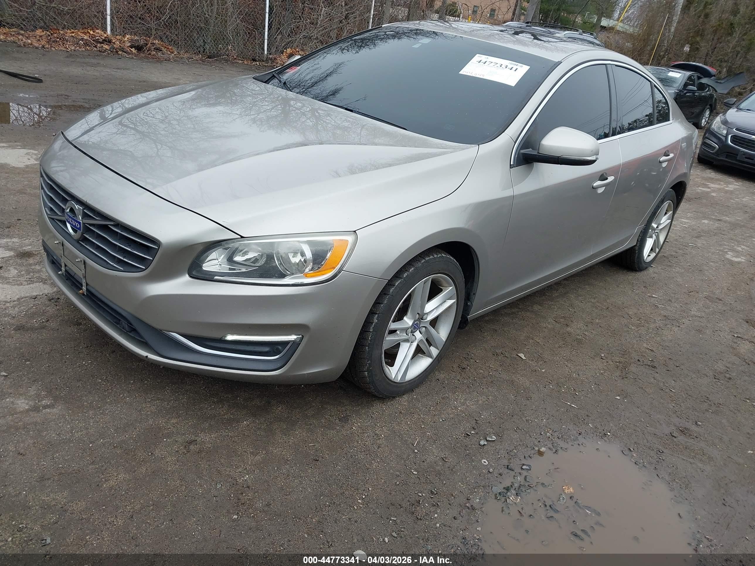 2015 Volvo S60 T5 Premier Gold vin: YV126MFK2F1361153