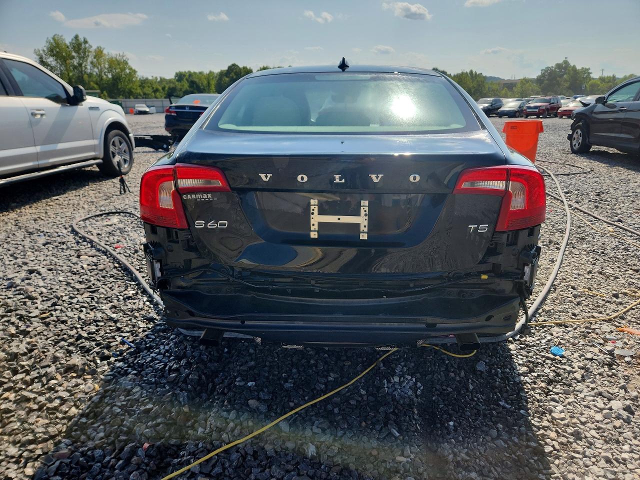 2015 Volvo S60 Premier Black vin: YV126MFK2F2351250
