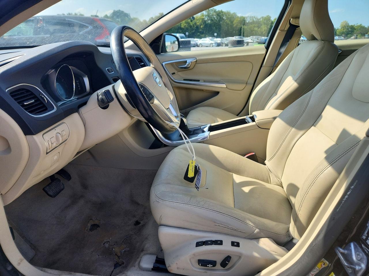 2015 Volvo S60 Premier Black vin: YV126MFK2F2351250