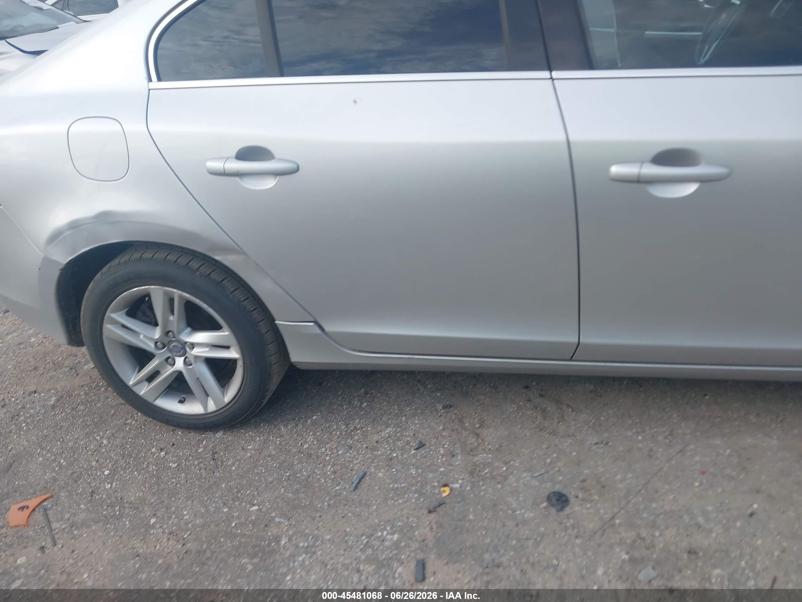 2015 Volvo S60 T5 Premier Silver vin: YV126MFK3F1342496