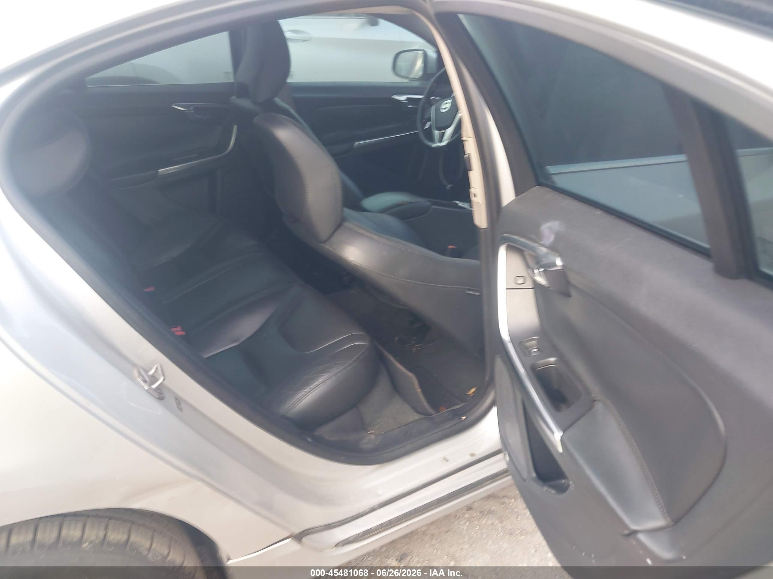 2015 Volvo S60 T5 Premier Silver vin: YV126MFK3F1342496