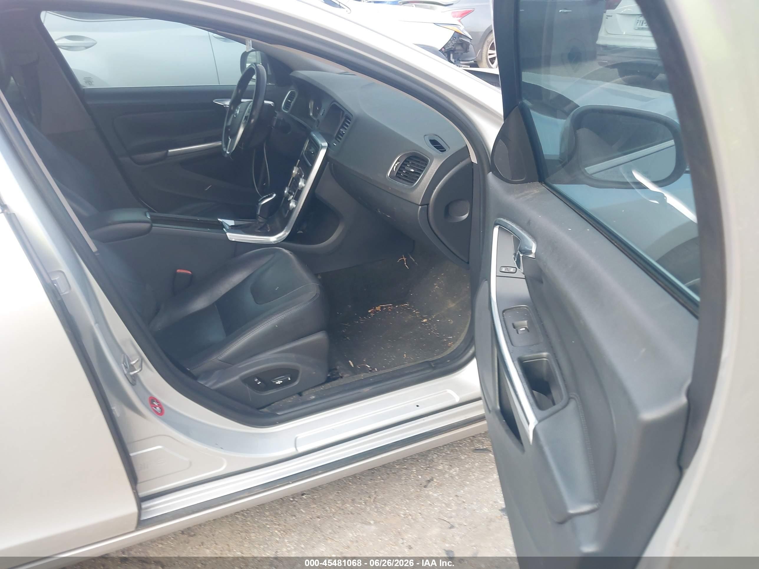 2015 Volvo S60 T5 Premier Silver vin: YV126MFK3F1342496