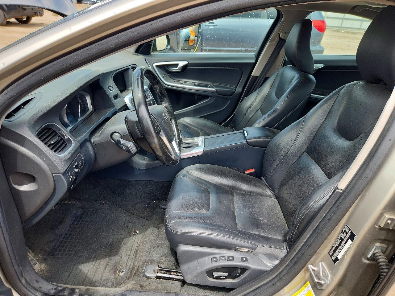 2016 Volvo S60 Premier Silver vin: YV126MFK3G2395906