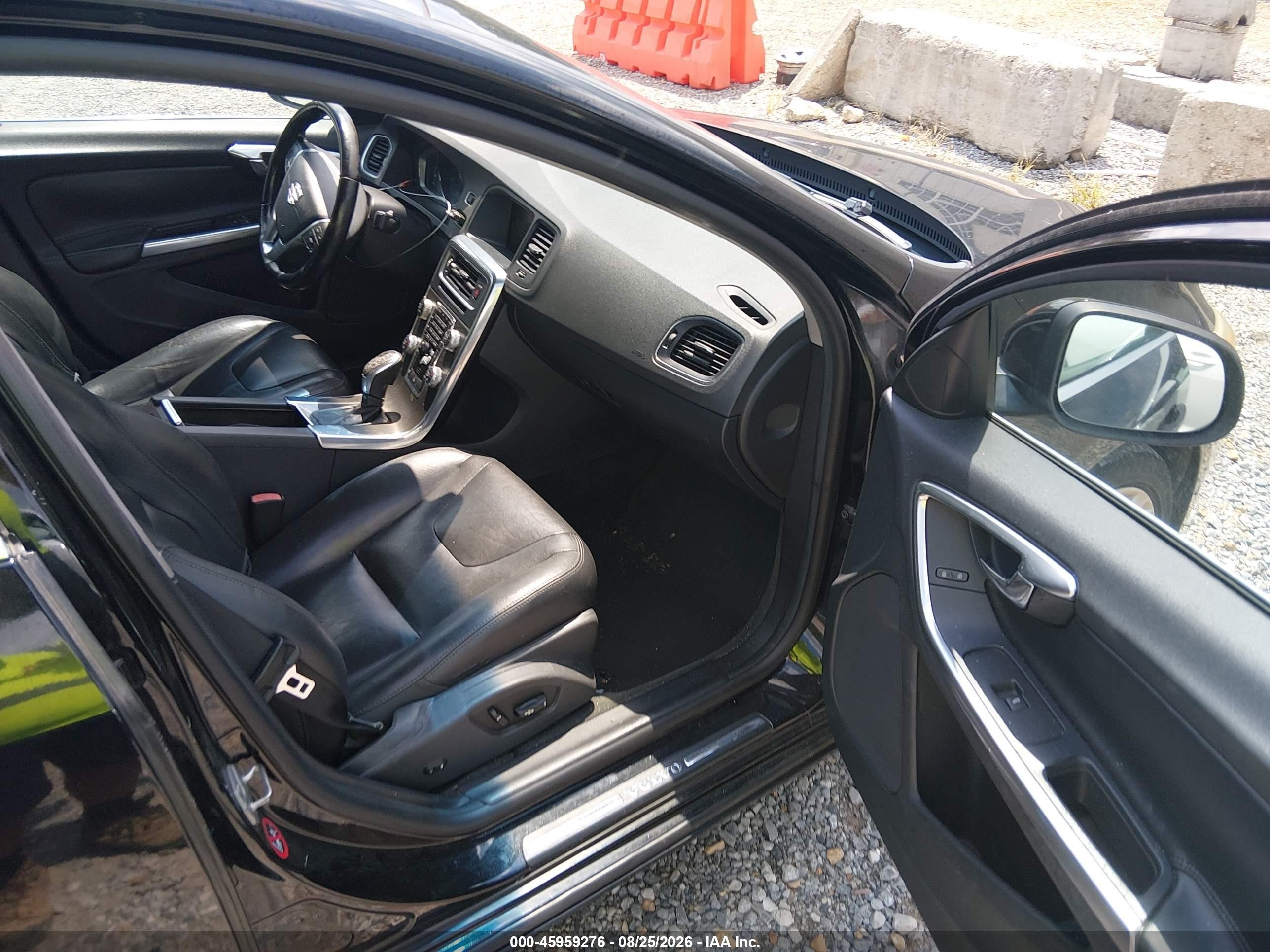 2015 Volvo S60 T5 Premier Black vin: YV126MFK4F1344970