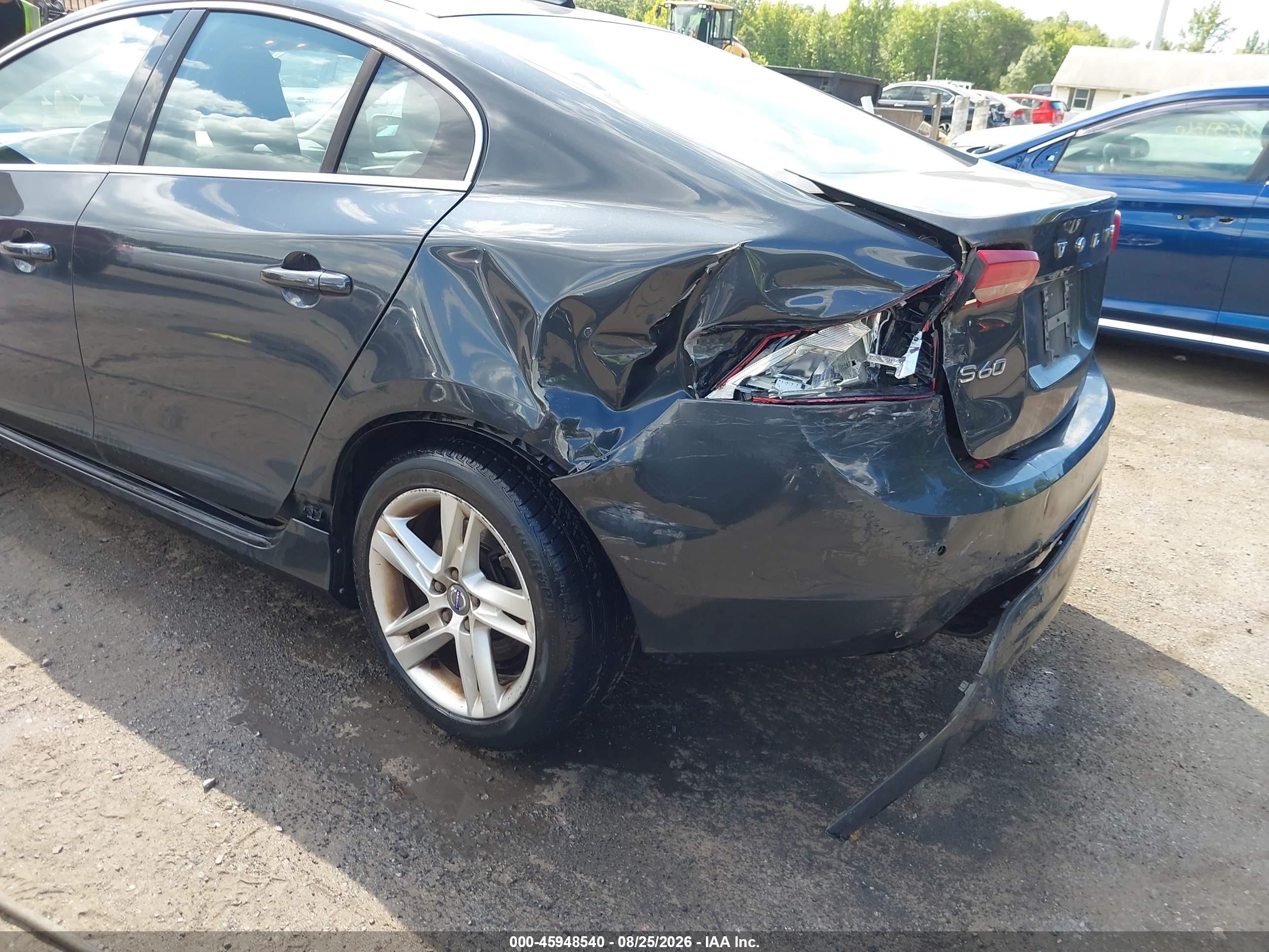 2015 Volvo S60 T5 Premier Blue vin: YV126MFK5F2336886