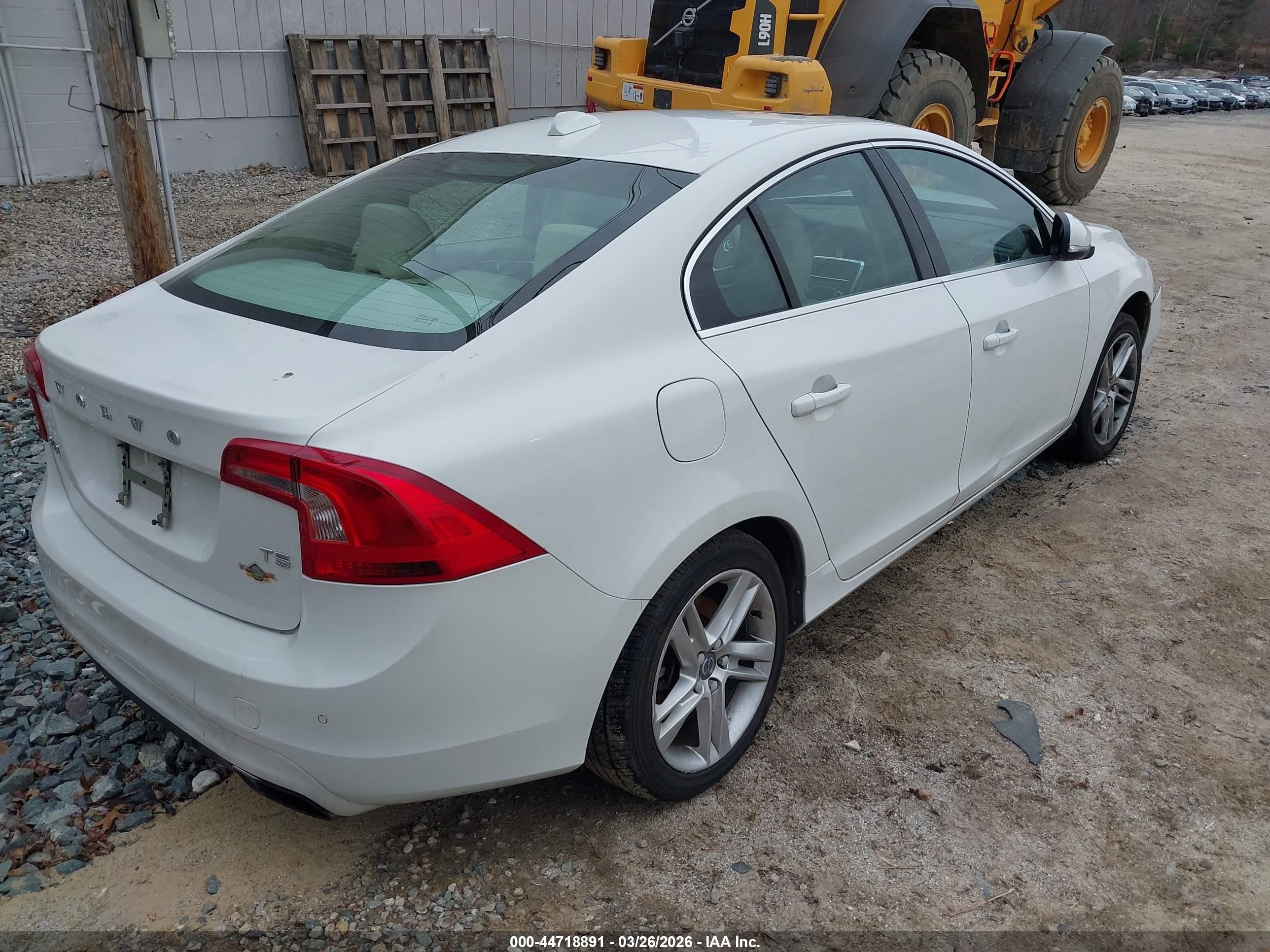 2015 Volvo S60 T5 Premier White vin: YV126MFK6F1361107