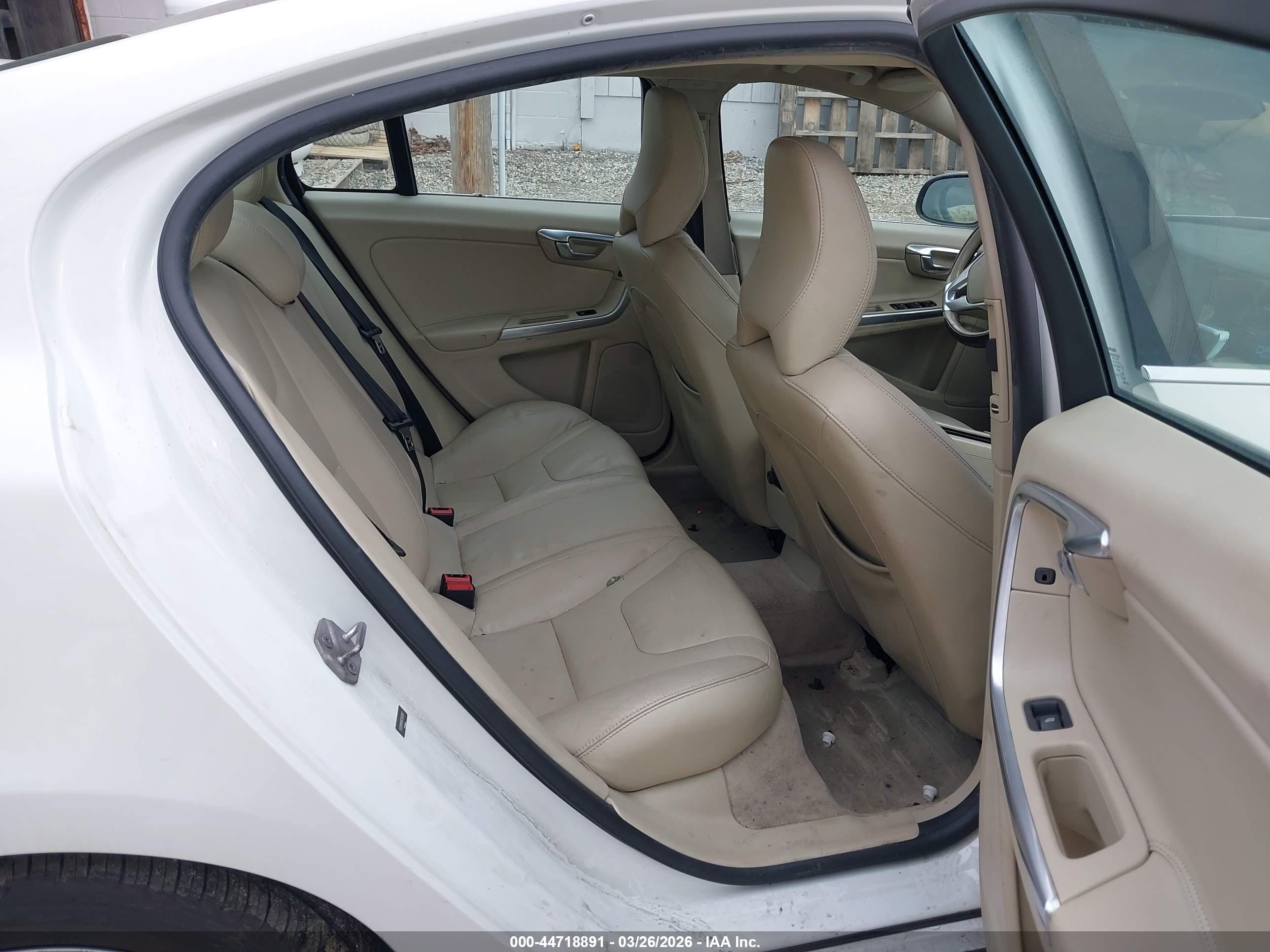 2015 Volvo S60 T5 Premier White vin: YV126MFK6F1361107