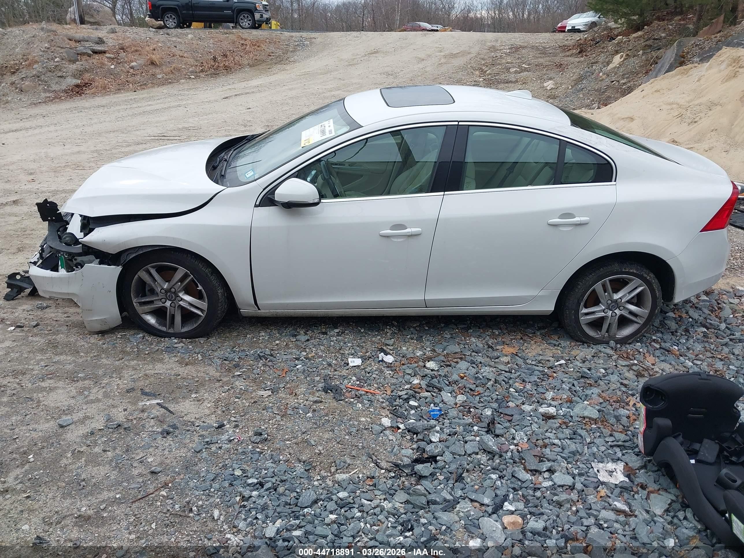 2015 Volvo S60 T5 Premier White vin: YV126MFK6F1361107