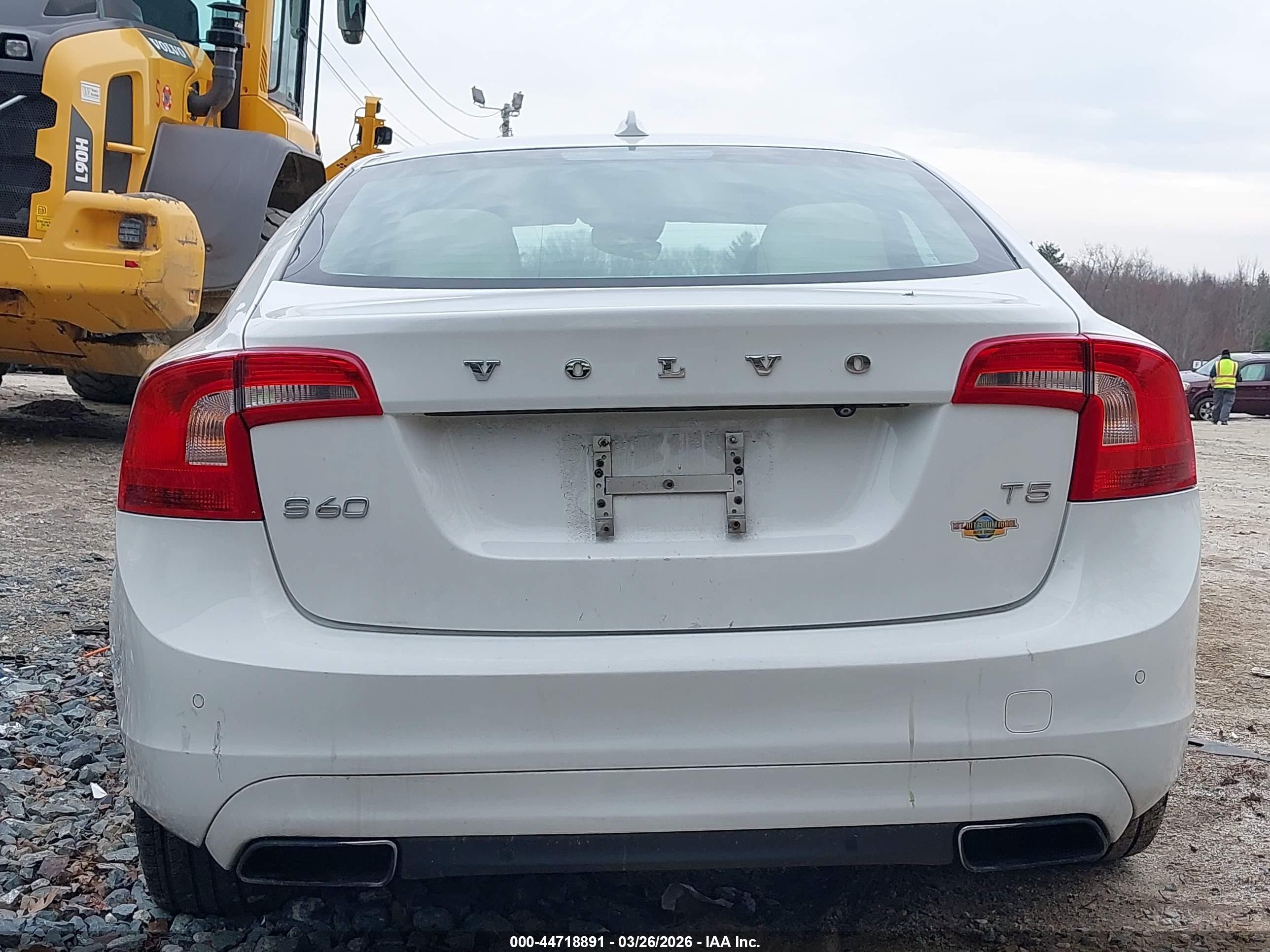 2015 Volvo S60 T5 Premier White vin: YV126MFK6F1361107