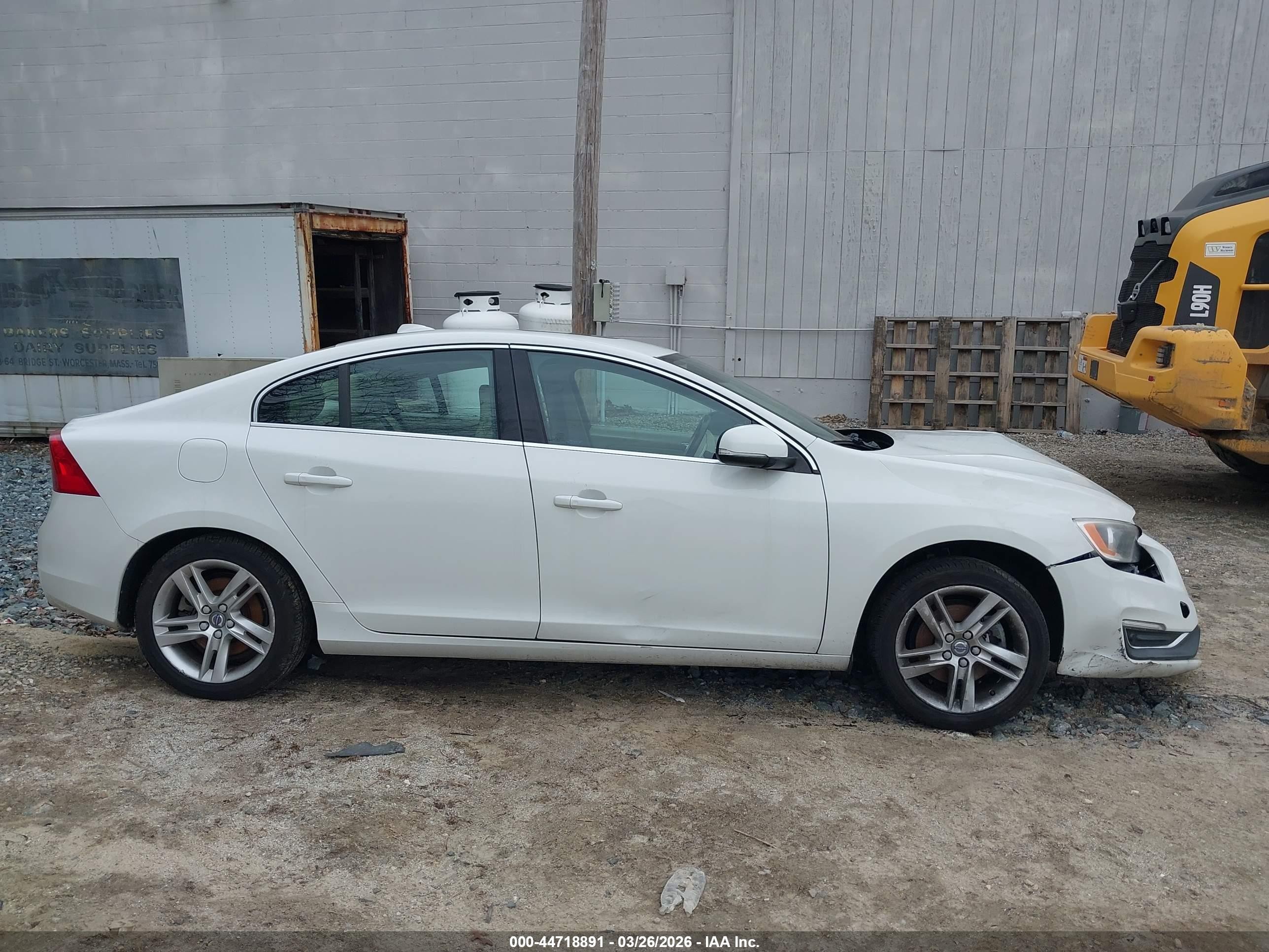 2015 Volvo S60 T5 Premier White vin: YV126MFK6F1361107