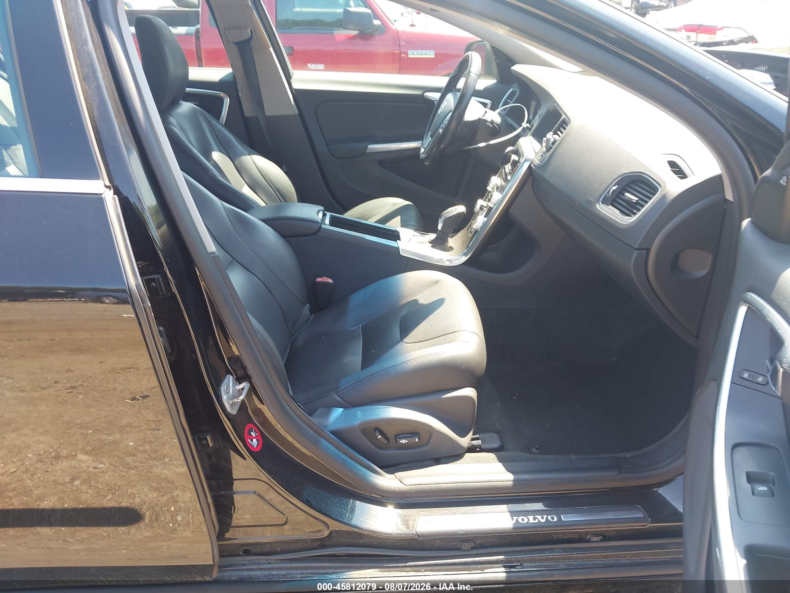2015 Volvo S60 T5 Premier Черный vin: YV126MFK6F1364721