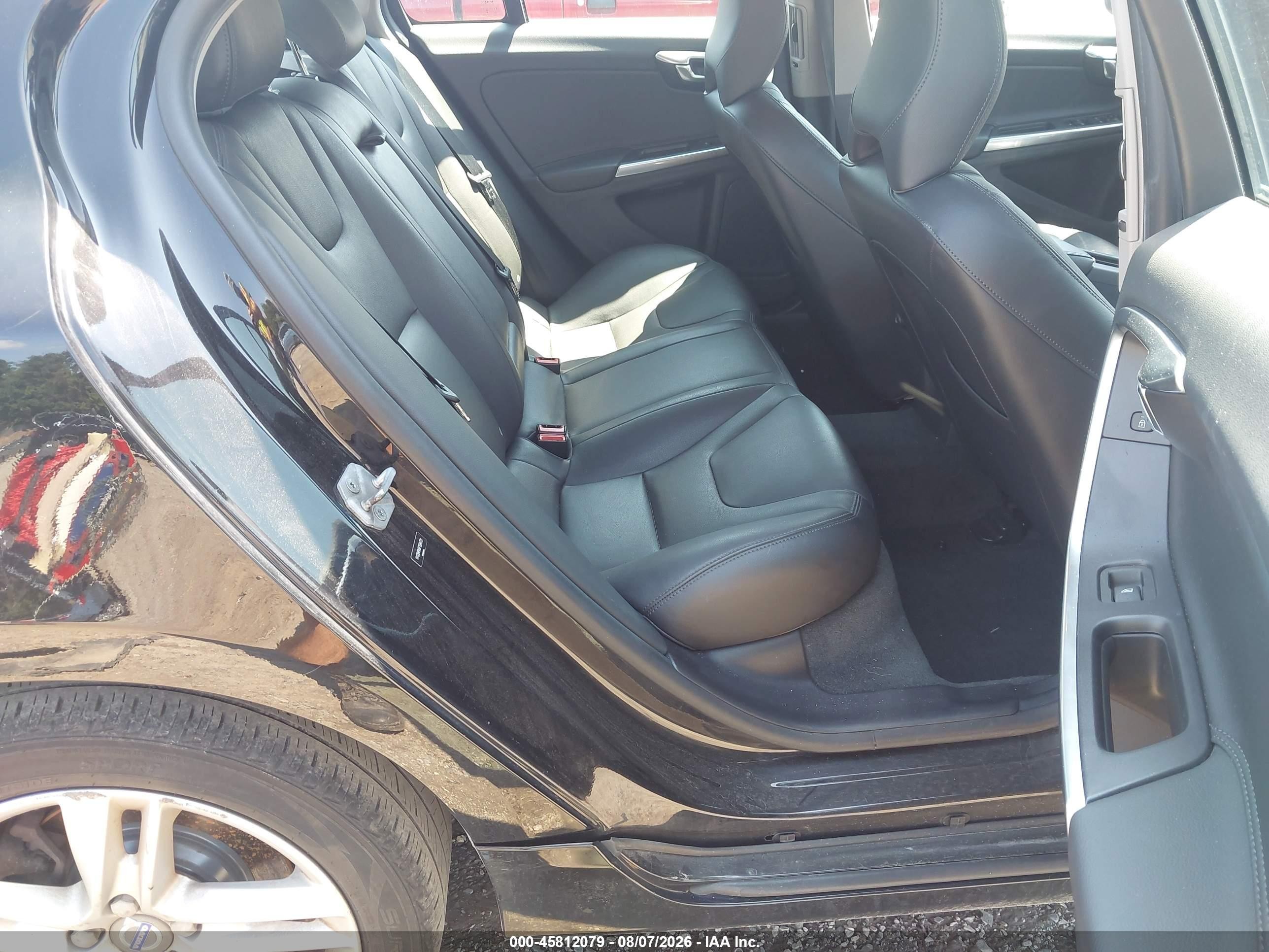 2015 Volvo S60 T5 Premier Черный vin: YV126MFK6F1364721