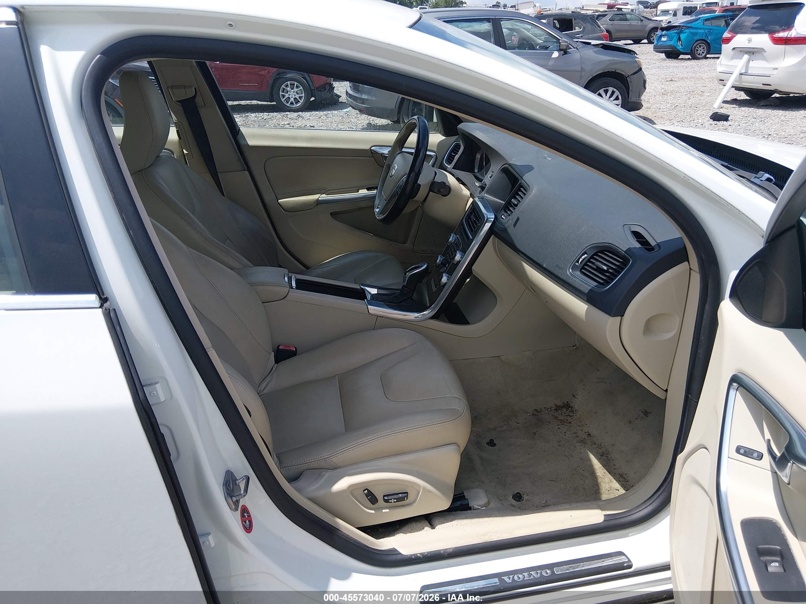 2015 Volvo S60 T5 Premier White vin: YV126MFK7F2336873