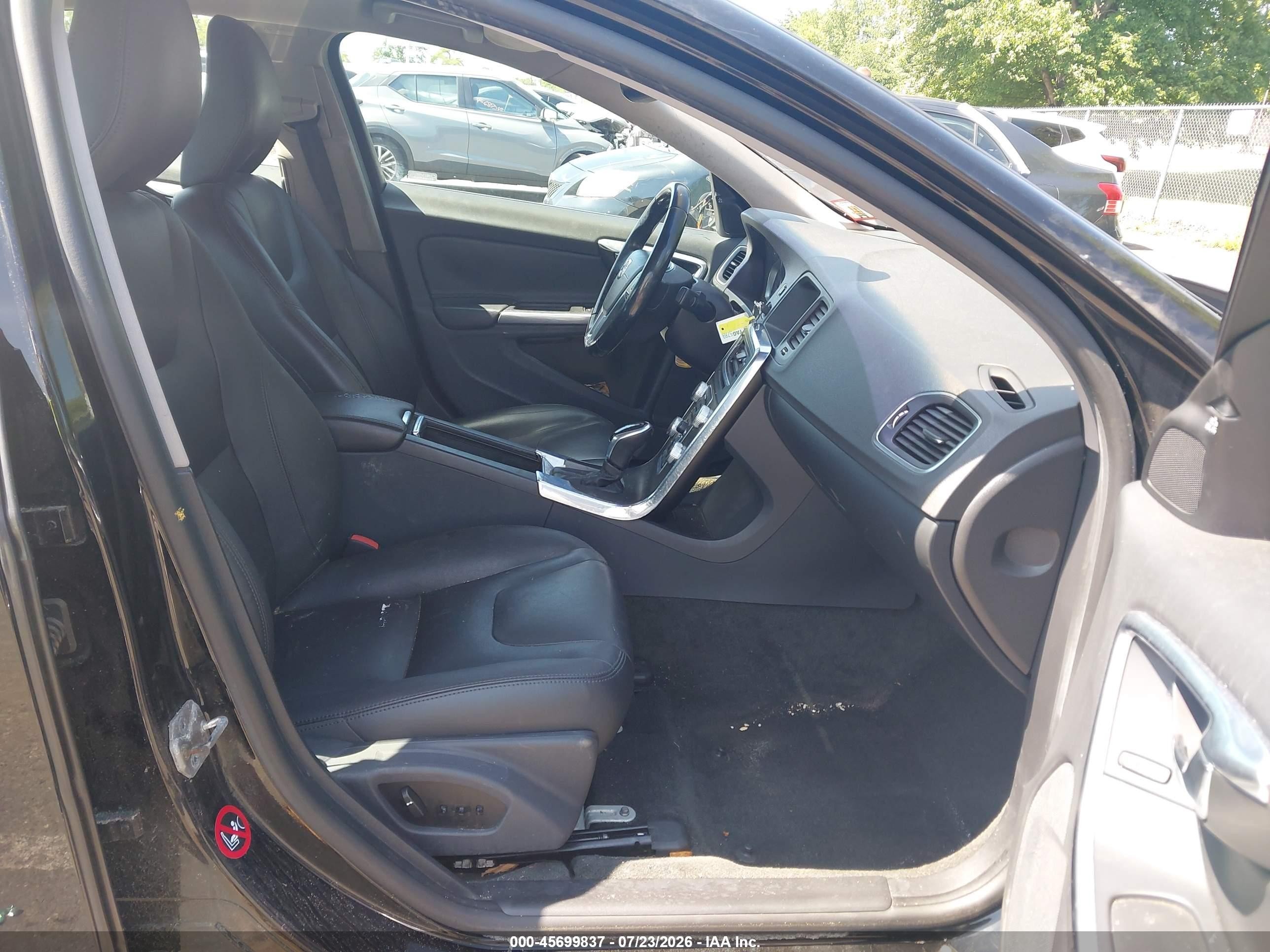 2015 Volvo S60 T5 Premier Black vin: YV126MFK8F1336130