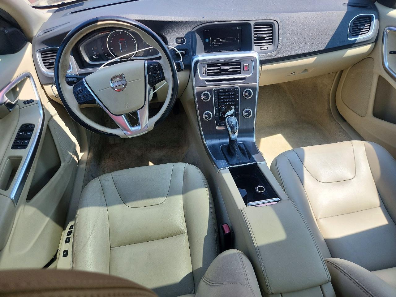 2015 Volvo S60 Premier Red vin: YV126MFK8F1340226