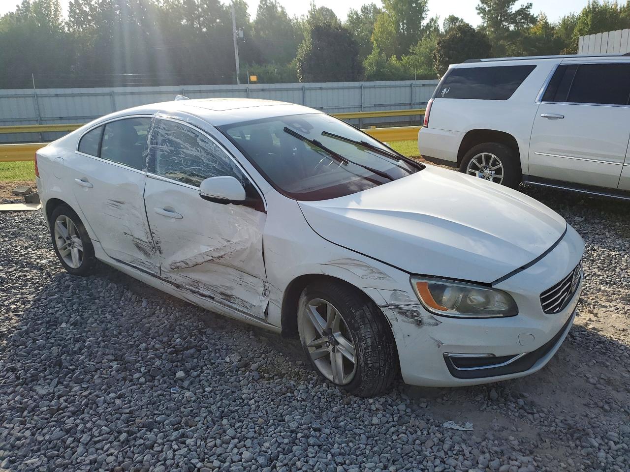 2015 Volvo S60 Premier White vin: YV126MFK9F2356154