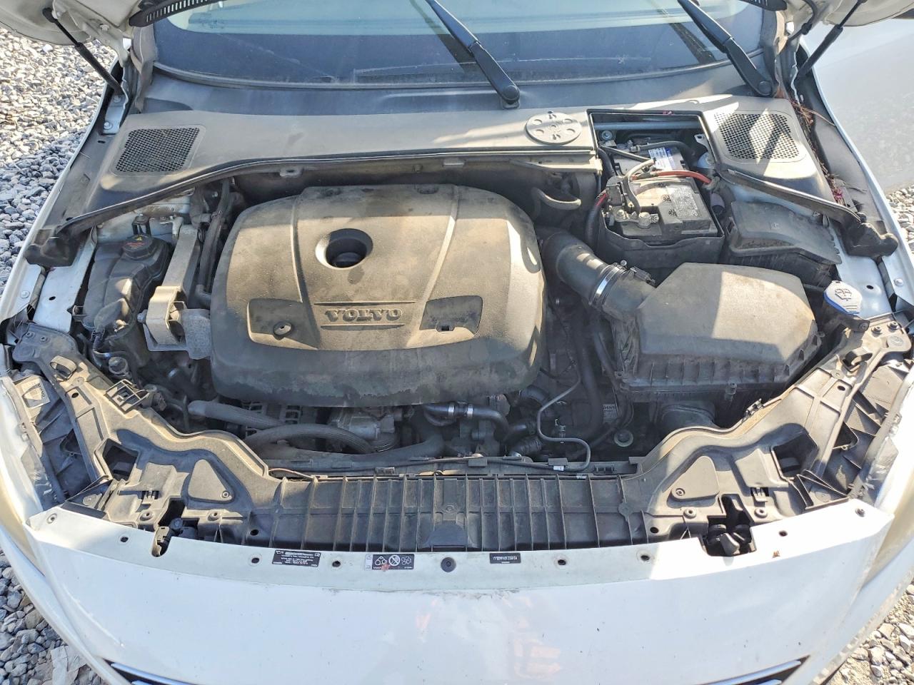 2015 Volvo S60 Premier White vin: YV126MFK9F2356154