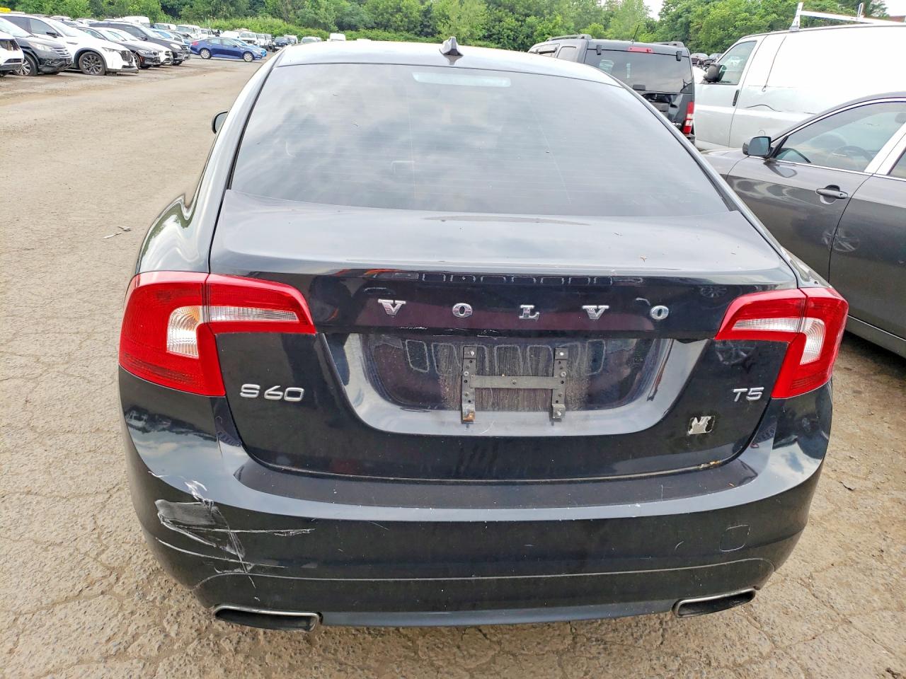 2015 Volvo S60 Premier Black vin: YV126MFKXF1336050