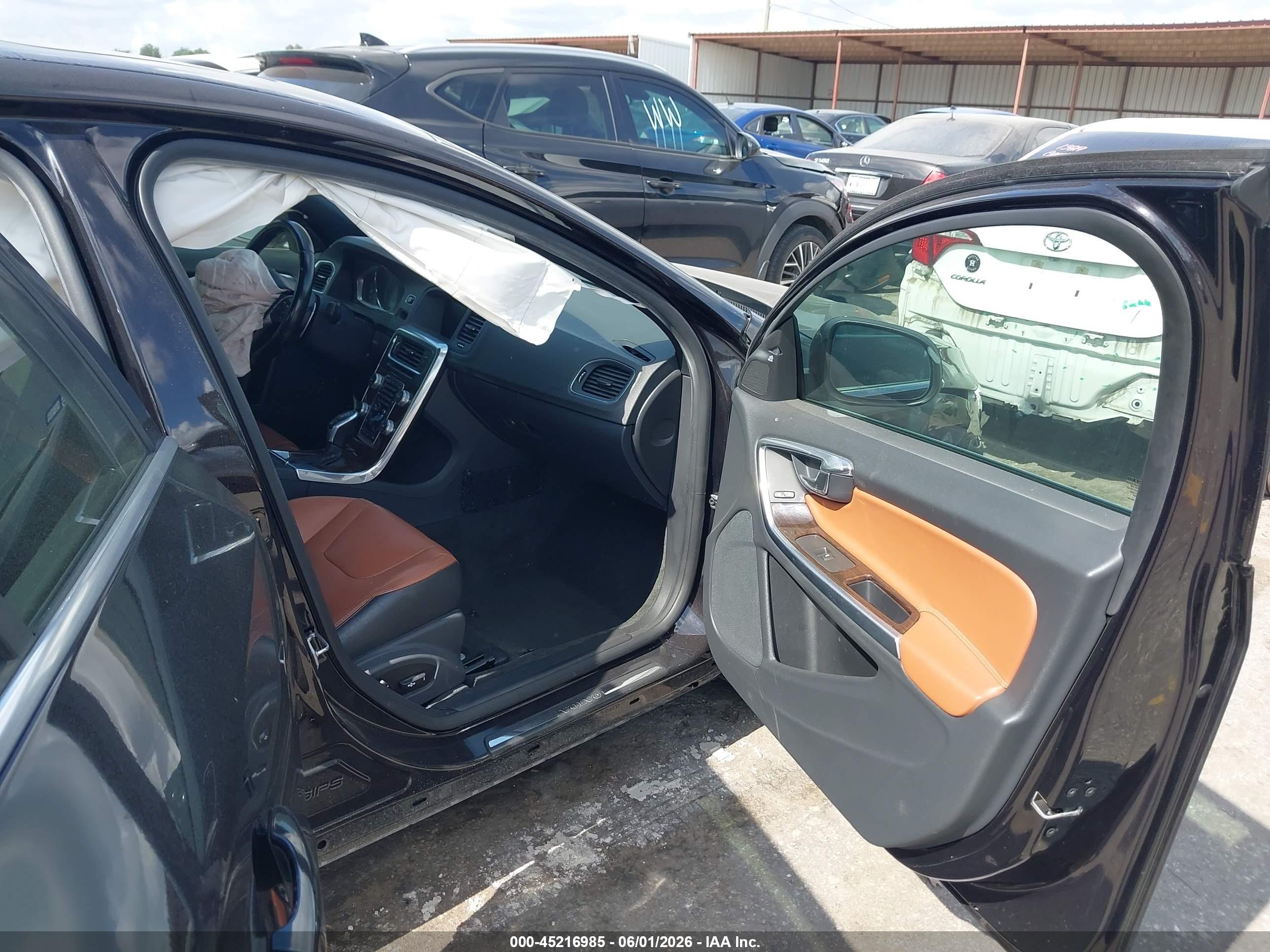 2015 Volvo S60 T5 Premier Черный vin: YV126MFKXF2367437