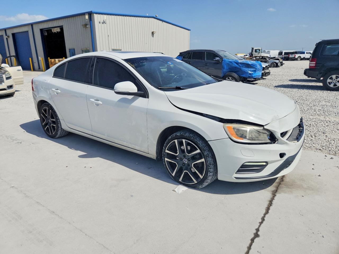 2018 Volvo S60 Dynamic White vin: YV126MFL6J2455869