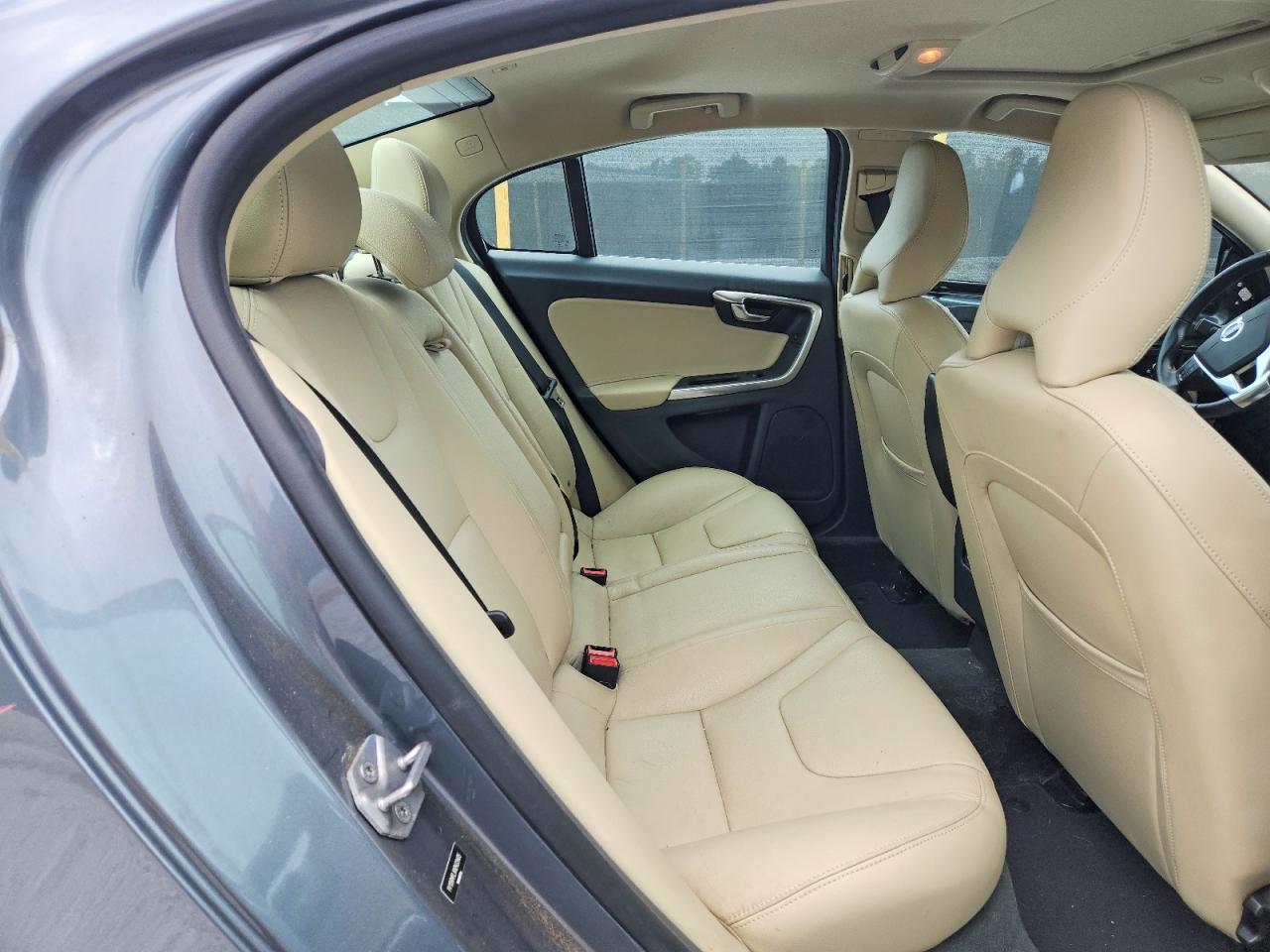 2017 Volvo S60 Серебряный vin: YV126MFLXH2423405