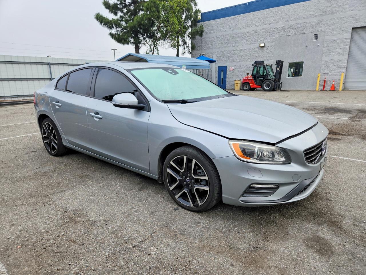 2017 Volvo S60 Silver vin: YV126MFLXH2437496