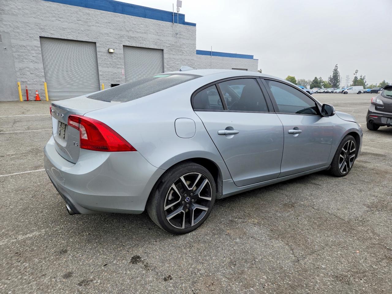 2017 Volvo S60 Silver vin: YV126MFLXH2437496