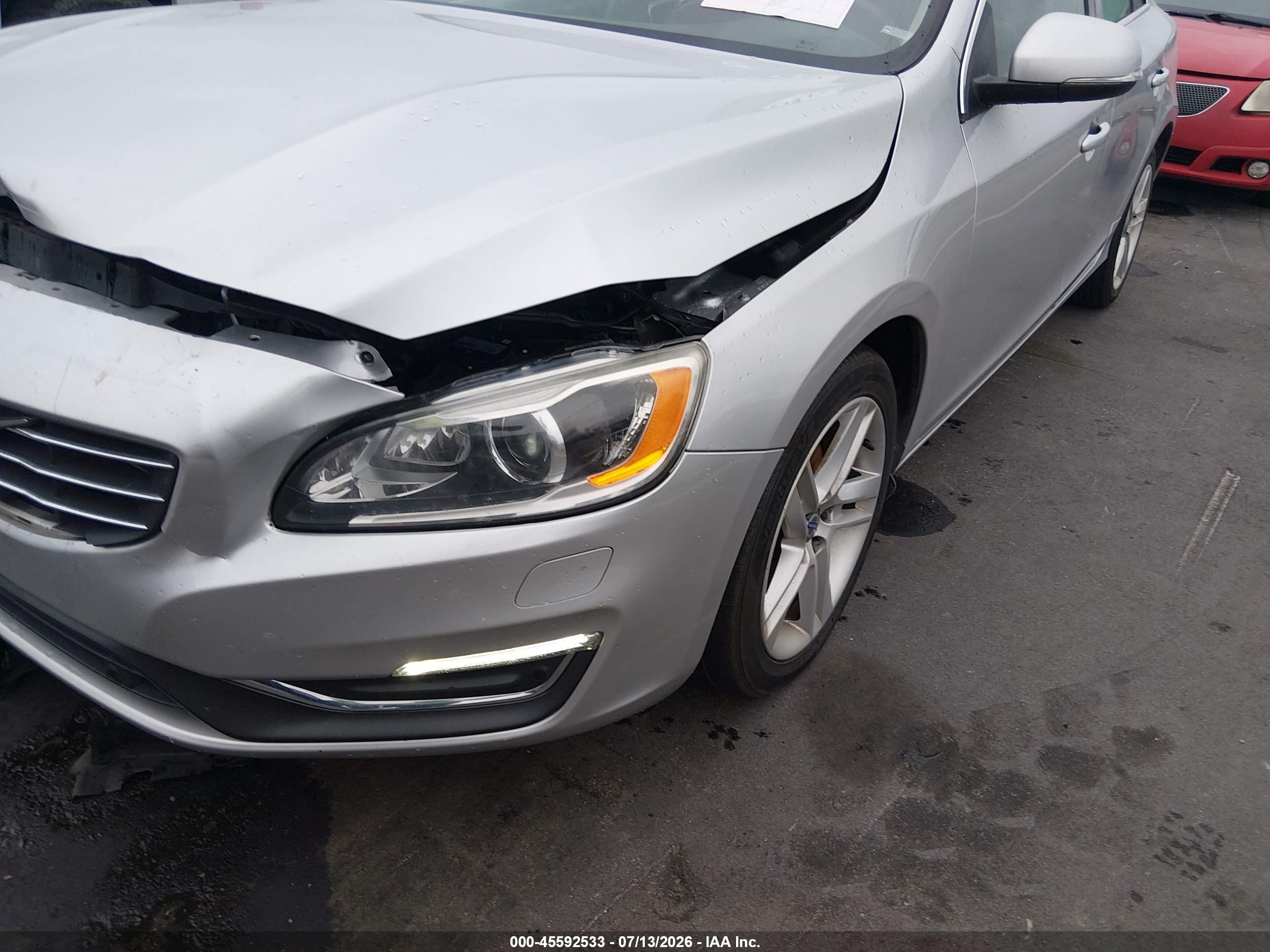 2015 Volvo S60 T5 Platinum Gray vin: YV126MFM2F2361570