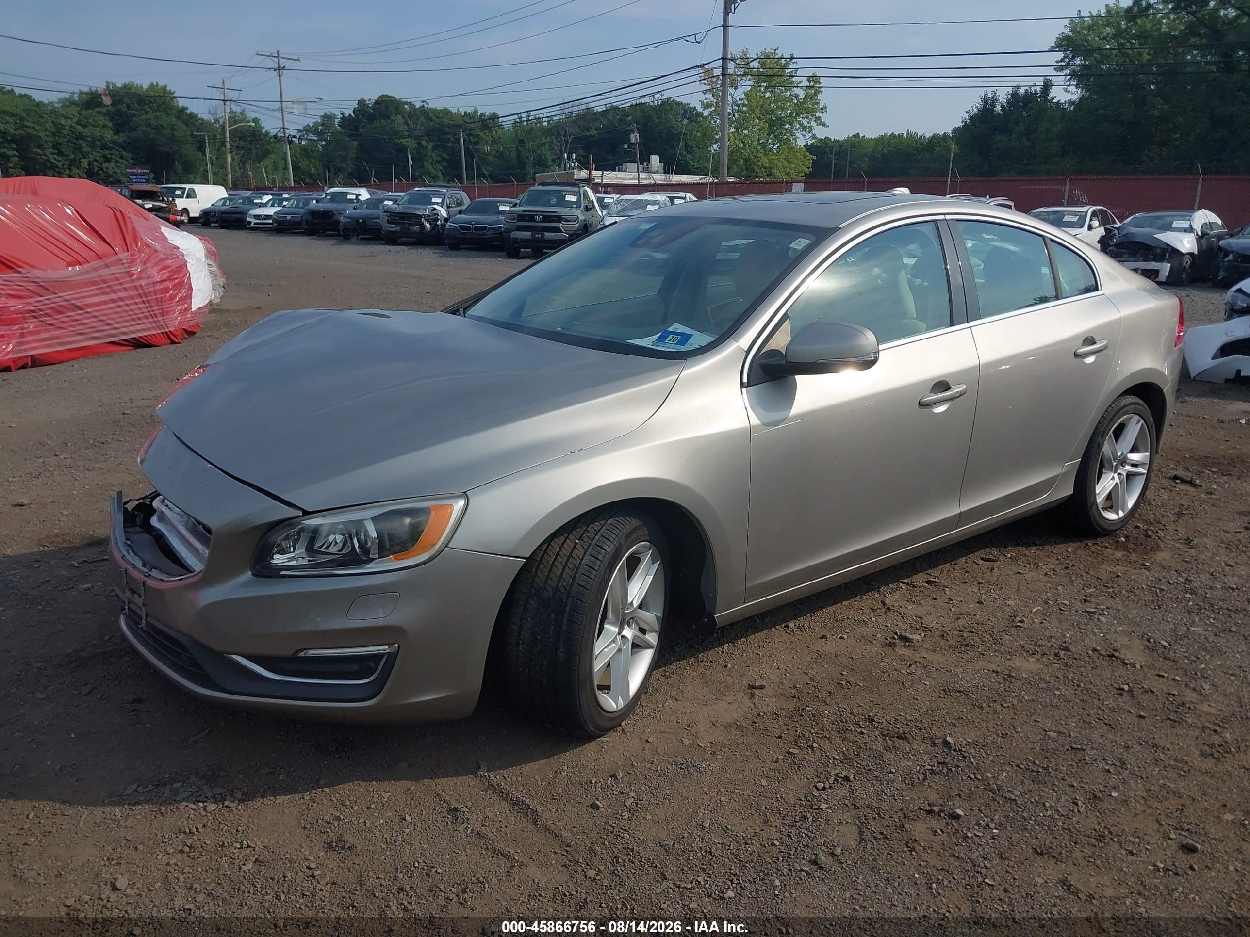 2015 Volvo S60 T5 Platinum Золотой vin: YV126MFM6F1336077