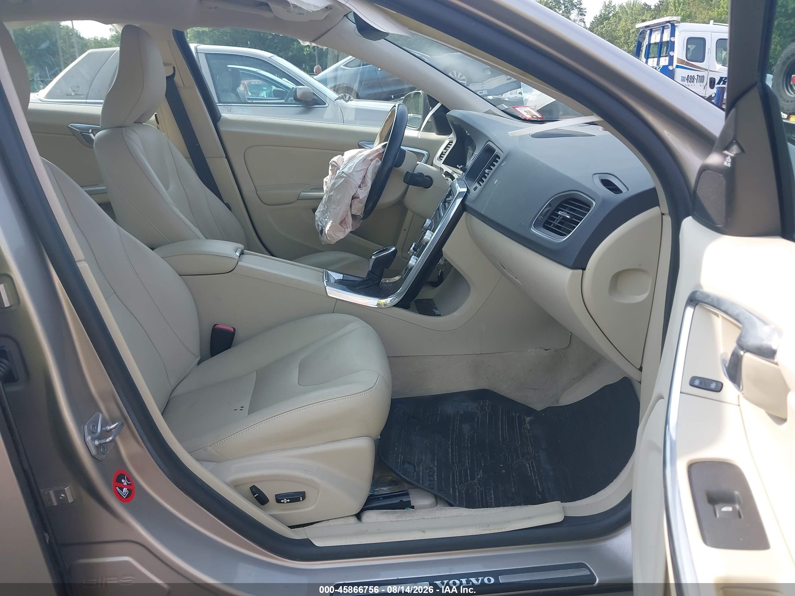 2015 Volvo S60 T5 Platinum Золотой vin: YV126MFM6F1336077