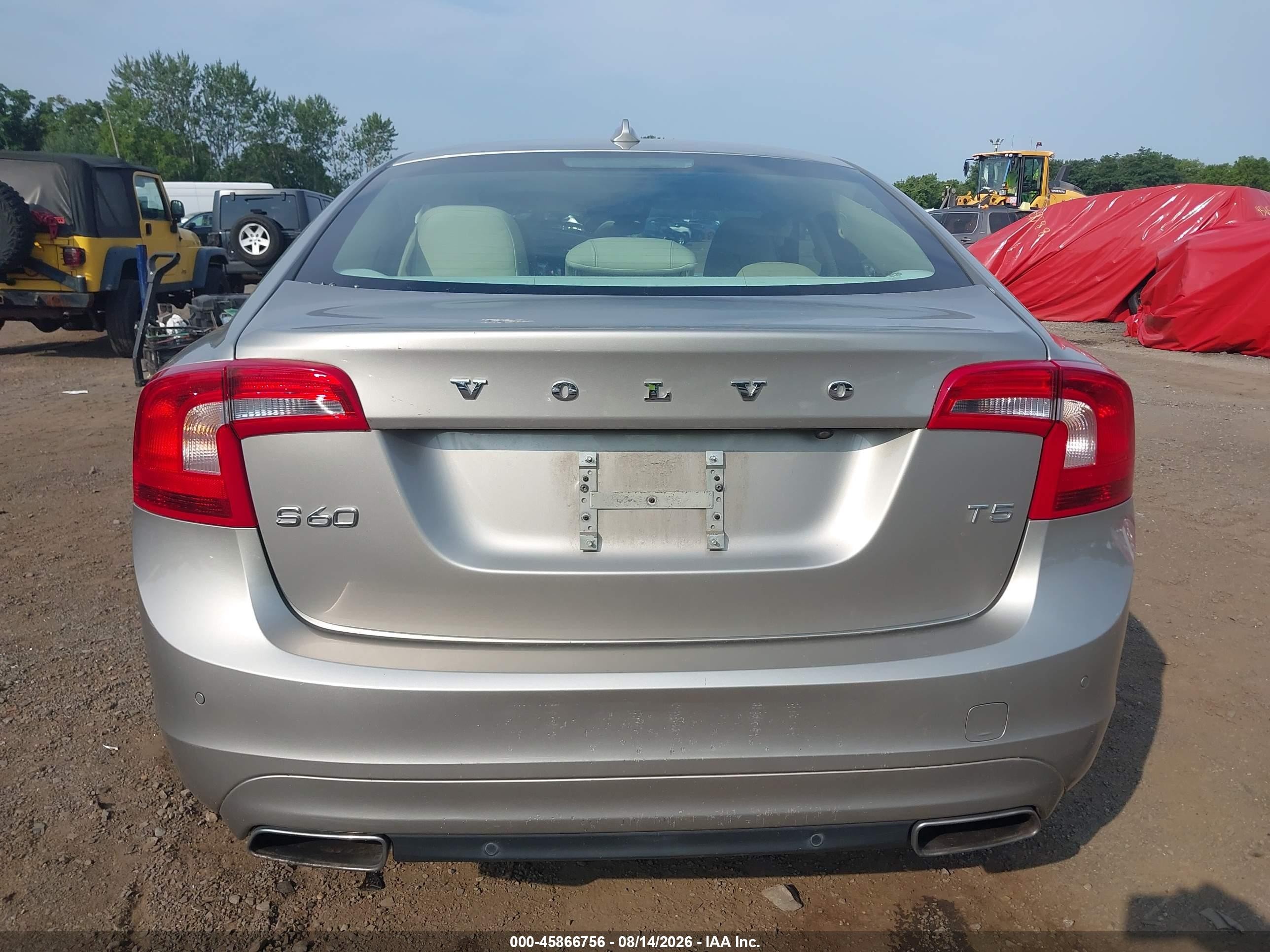 2015 Volvo S60 T5 Platinum Золотой vin: YV126MFM6F1336077