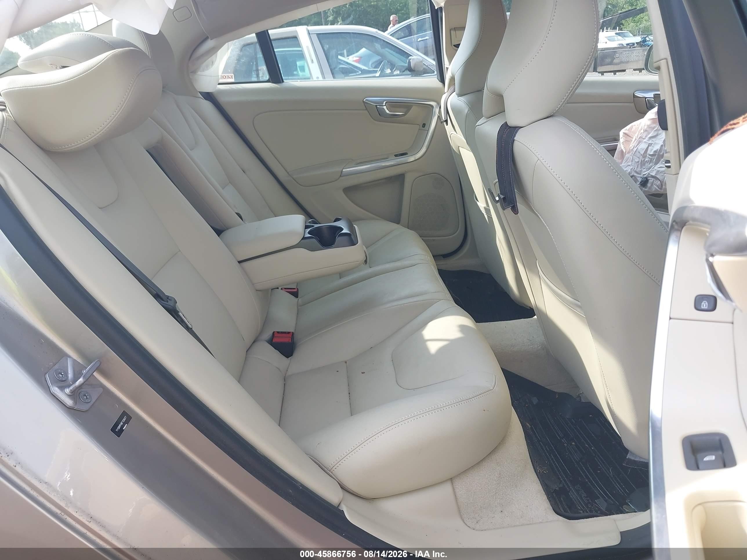 2015 Volvo S60 T5 Platinum Золотой vin: YV126MFM6F1336077