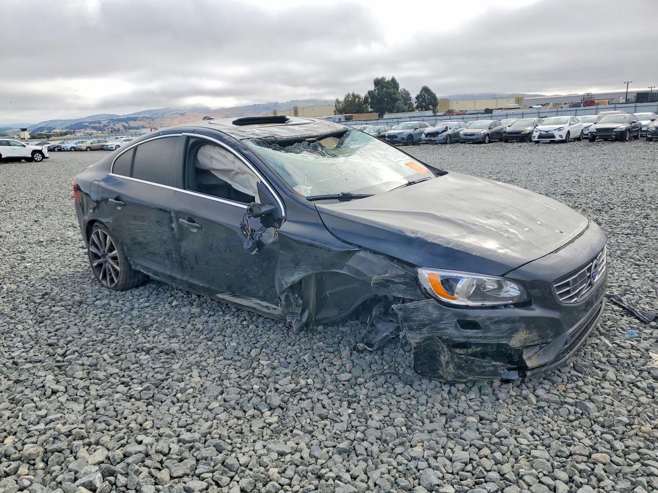2015 Volvo S60 Platinum Black vin: YV126MFM8F2359855