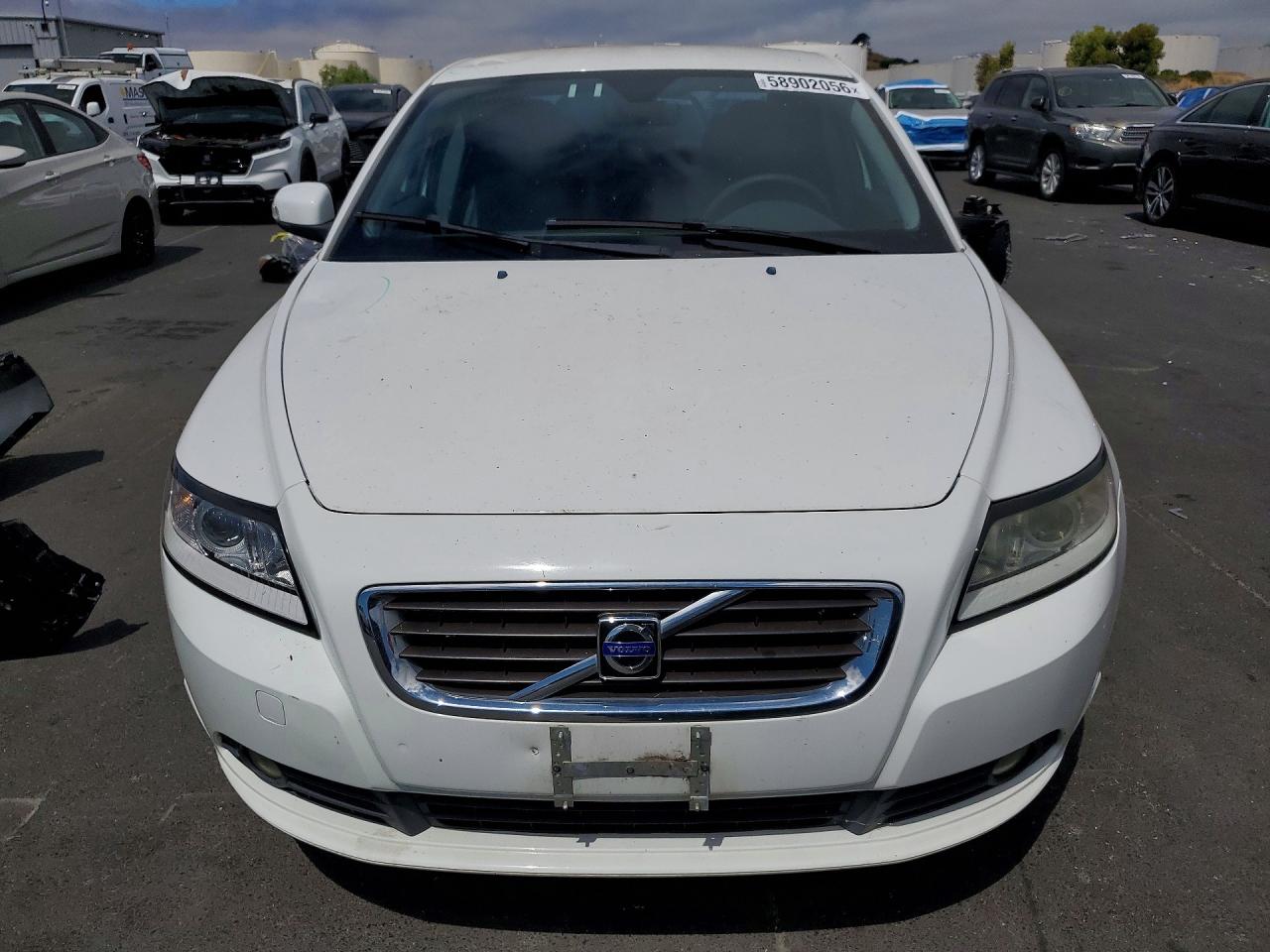 2010 Volvo S40 2.4i White vin: YV1382MS0A2497015