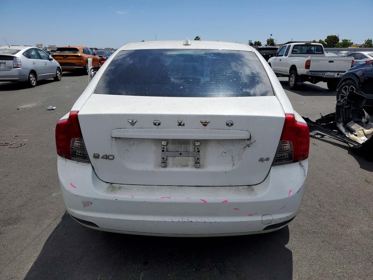 2010 Volvo S40 2.4i White vin: YV1382MS0A2497015