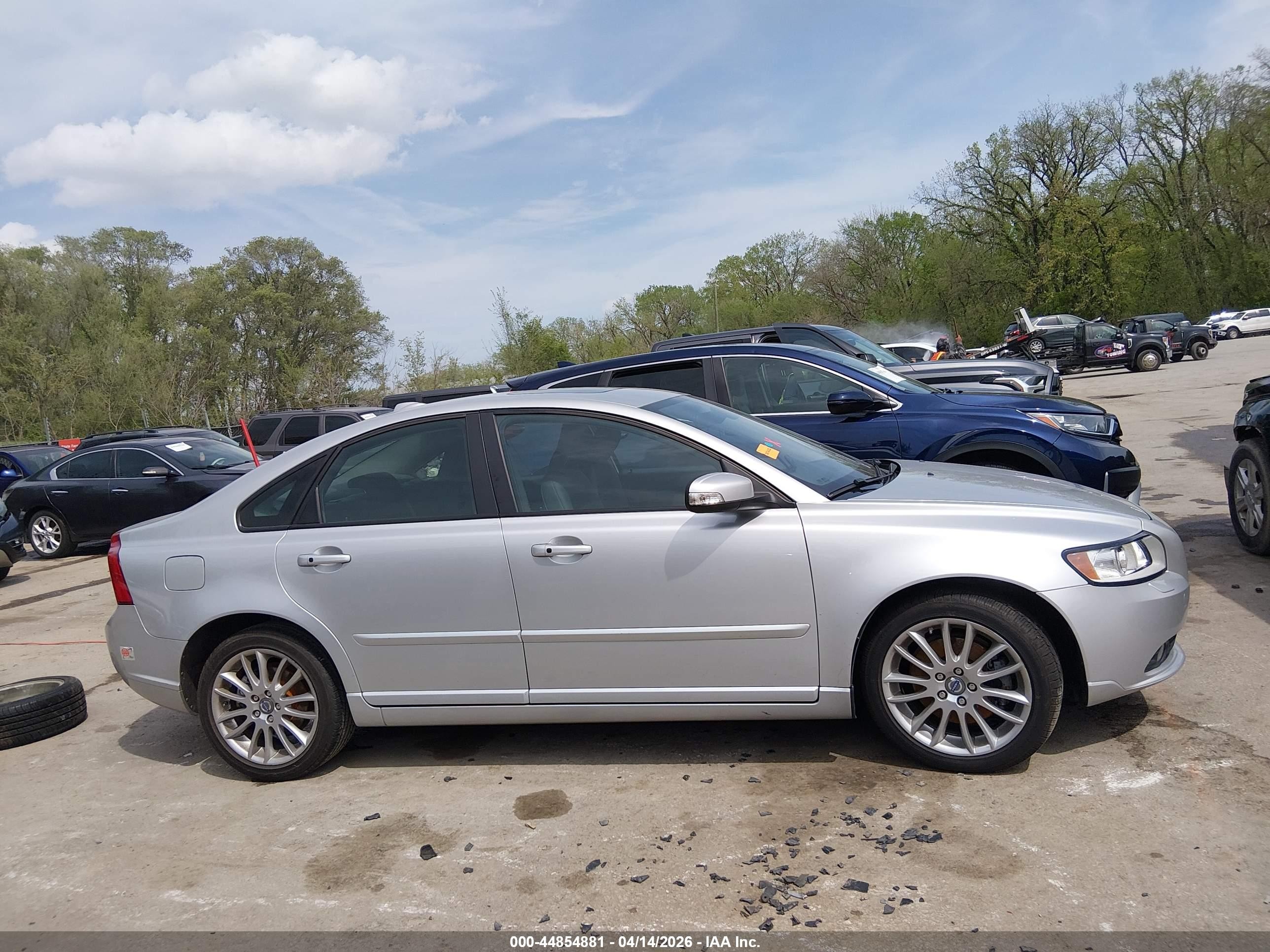 2010 Volvo S40 2.4i Silver vin: YV1382MS1A2497640