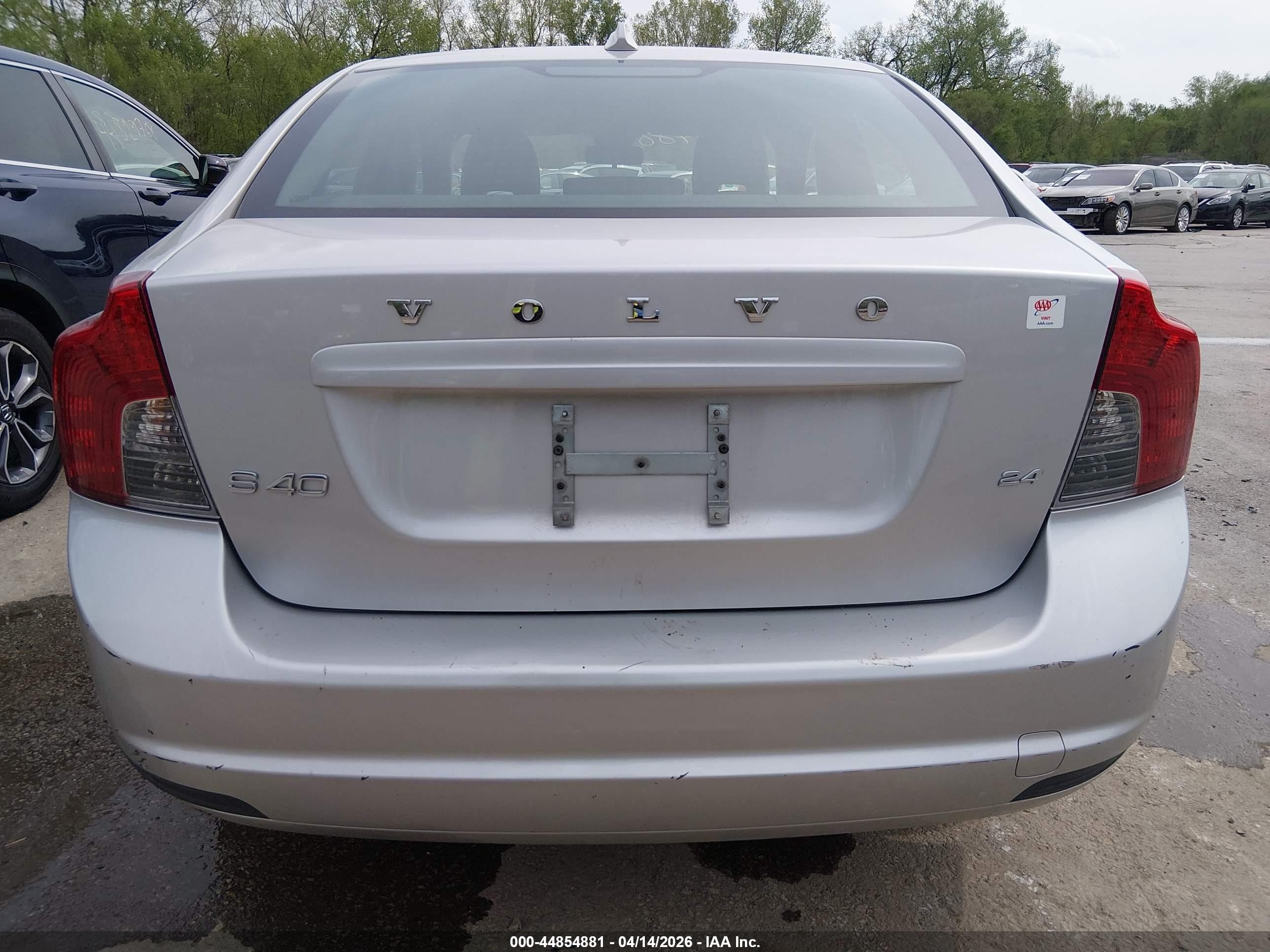 2010 Volvo S40 2.4i Silver vin: YV1382MS1A2497640