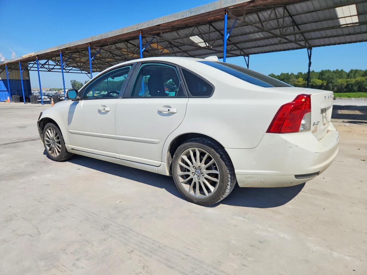 2010 Volvo S40 2.4i White vin: YV1382MS2A2488980